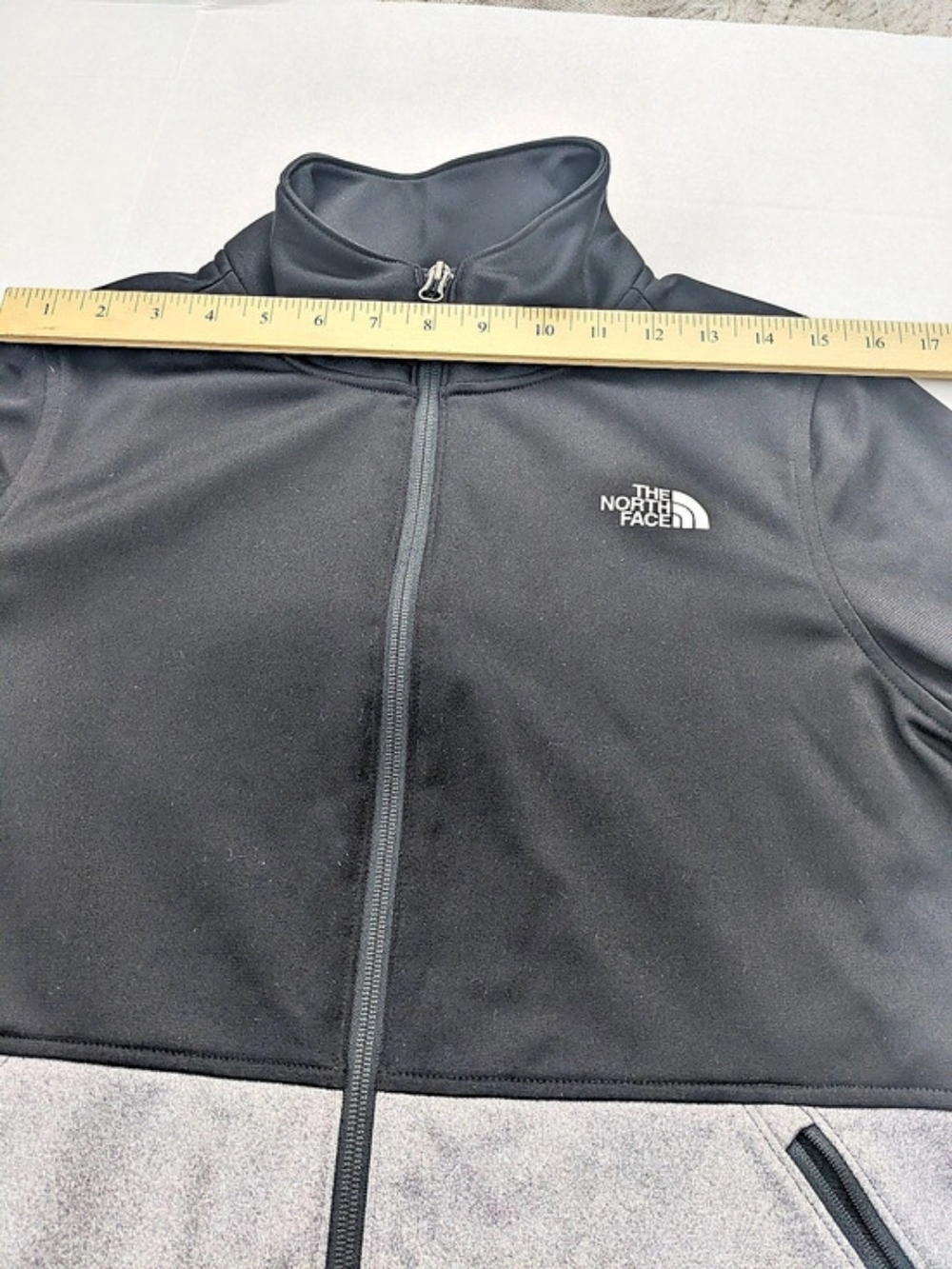 The North Face Color Block Performance Jacket - Picture 7 of 10